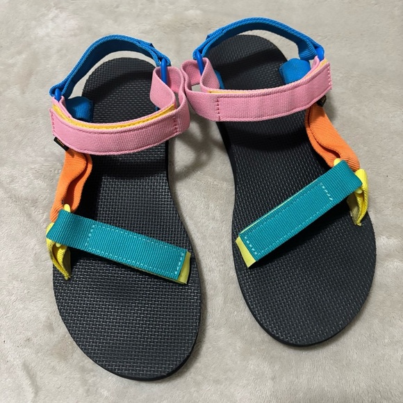 Teva Shoes - Teva Original Universal 90’s Multi Sandal. Colorful Strappy Sandals Size 10